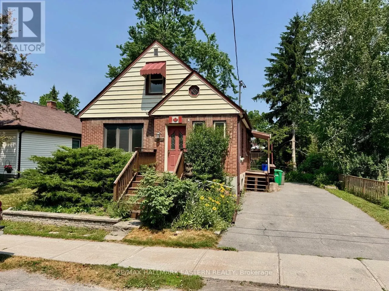232 Munroe Avenue, Peterborough East, Ontario  K9H 1H8 - Photo 1 - X12265019
