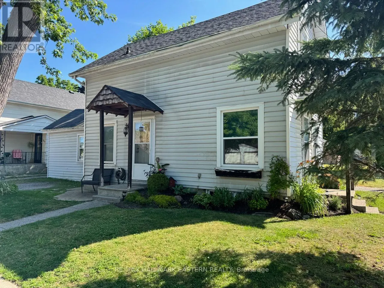 822 St. Mary's Street, Peterborough Central, Ontario  K9J 4H3 - Photo 2 - X12265198