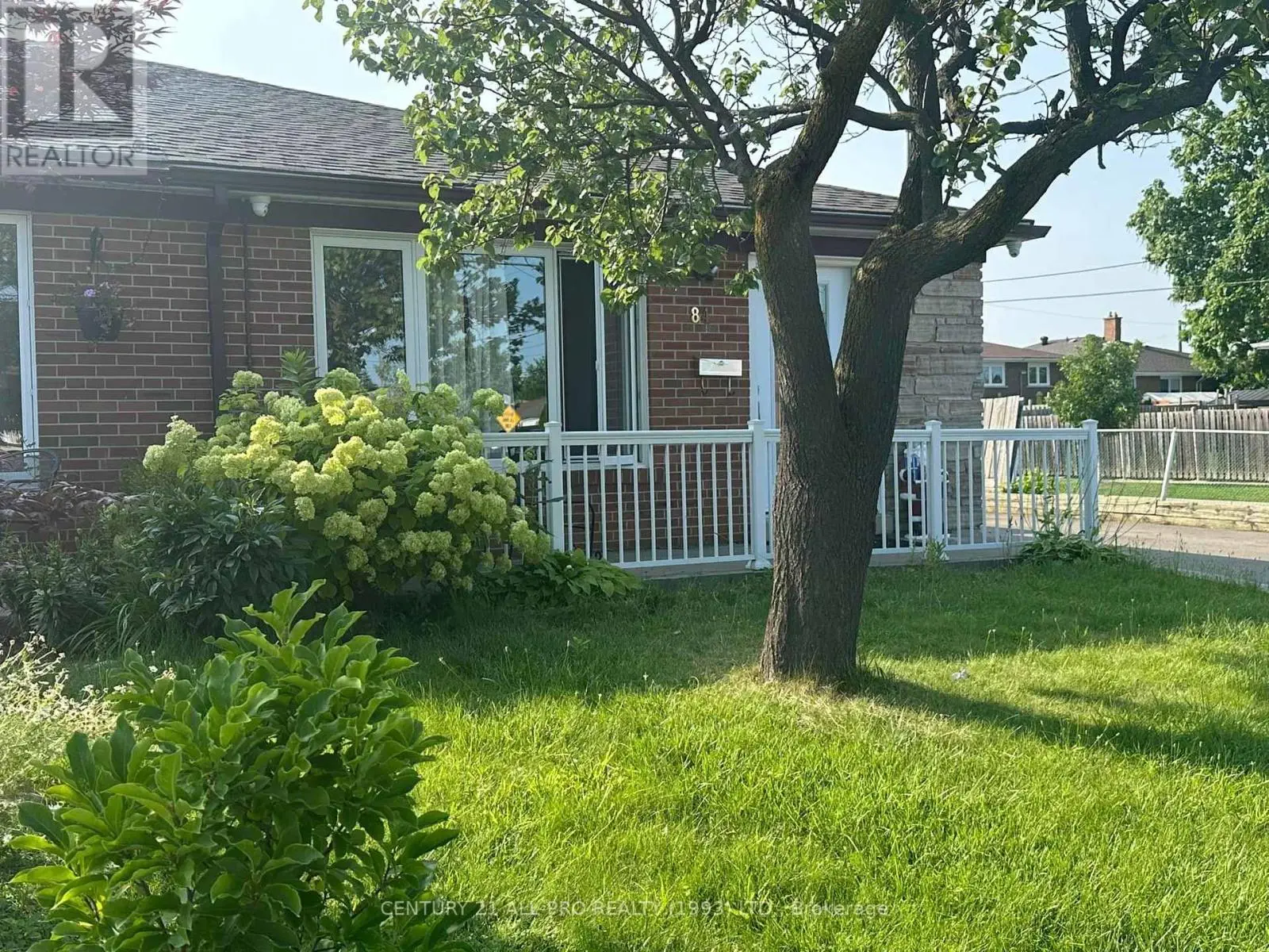 84 Goldsboro Road, Toronto, Ontario  M9L 1A7 - Photo 3 - W12265429