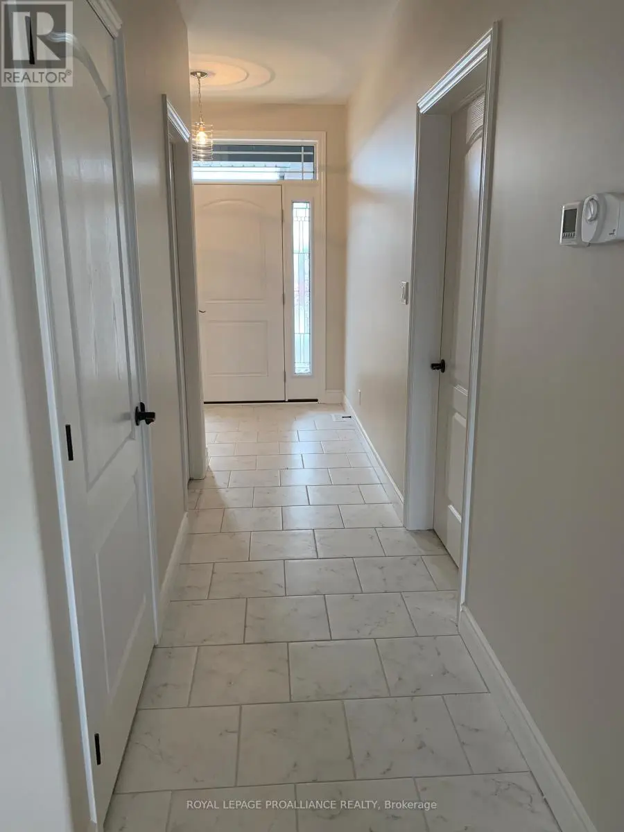 66 Farmington Crescent, Belleville, Ontario  K8N 2H9 - Photo 2 - X12265705