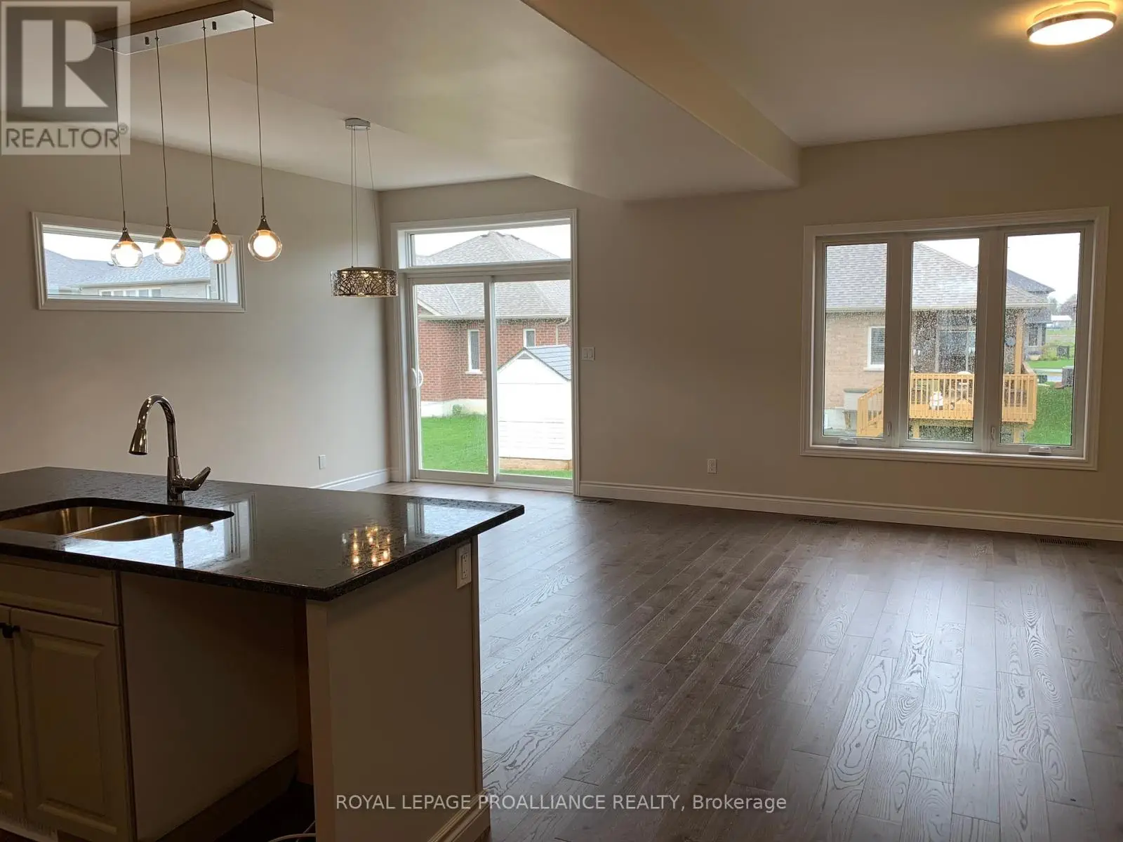 66 Farmington Crescent, Belleville, Ontario  K8N 2H9 - Photo 3 - X12265705