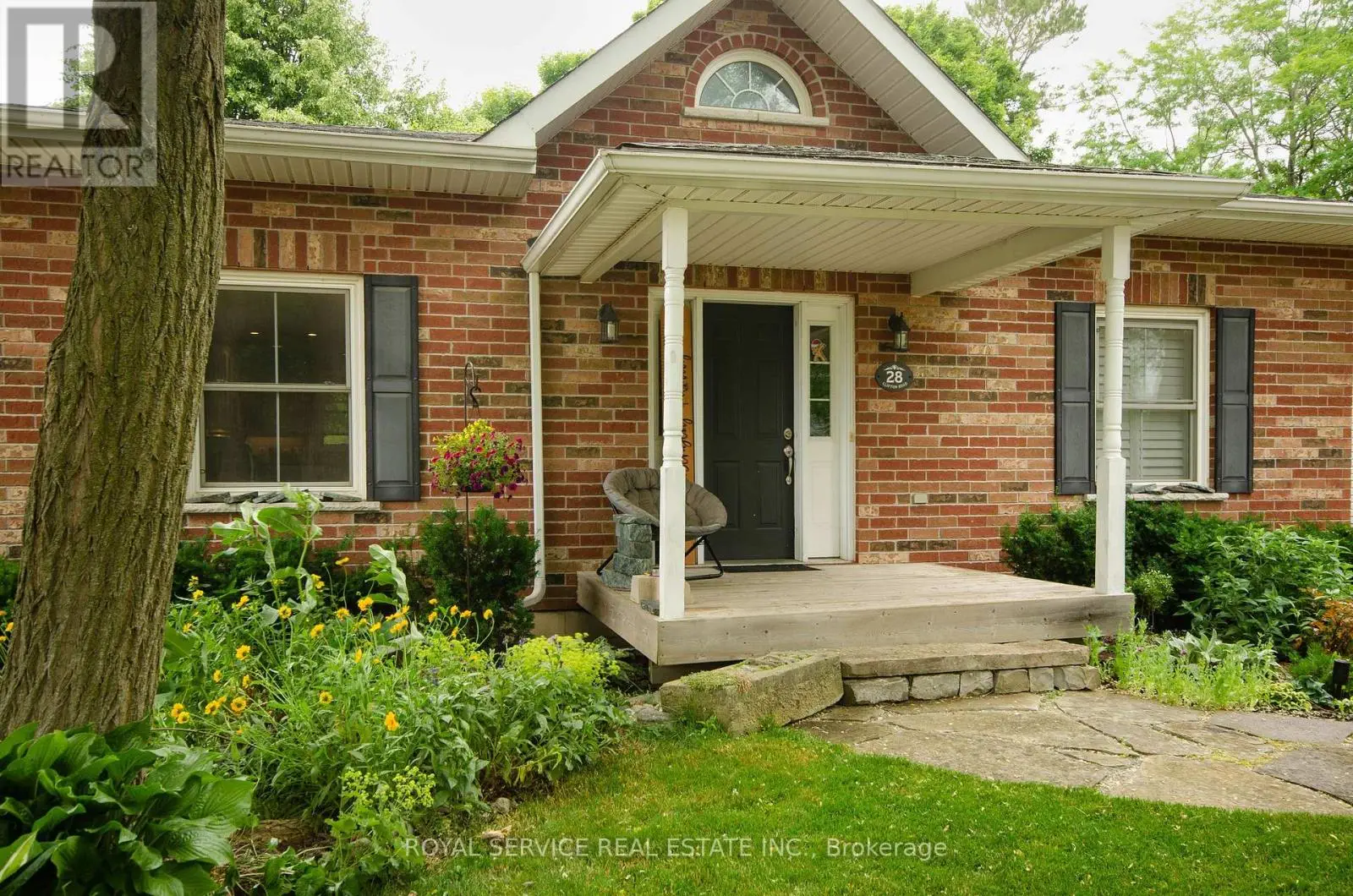 28 Clifton Road, Port Hope, Ontario  L1A 2B5 - Photo 1 - X12262861