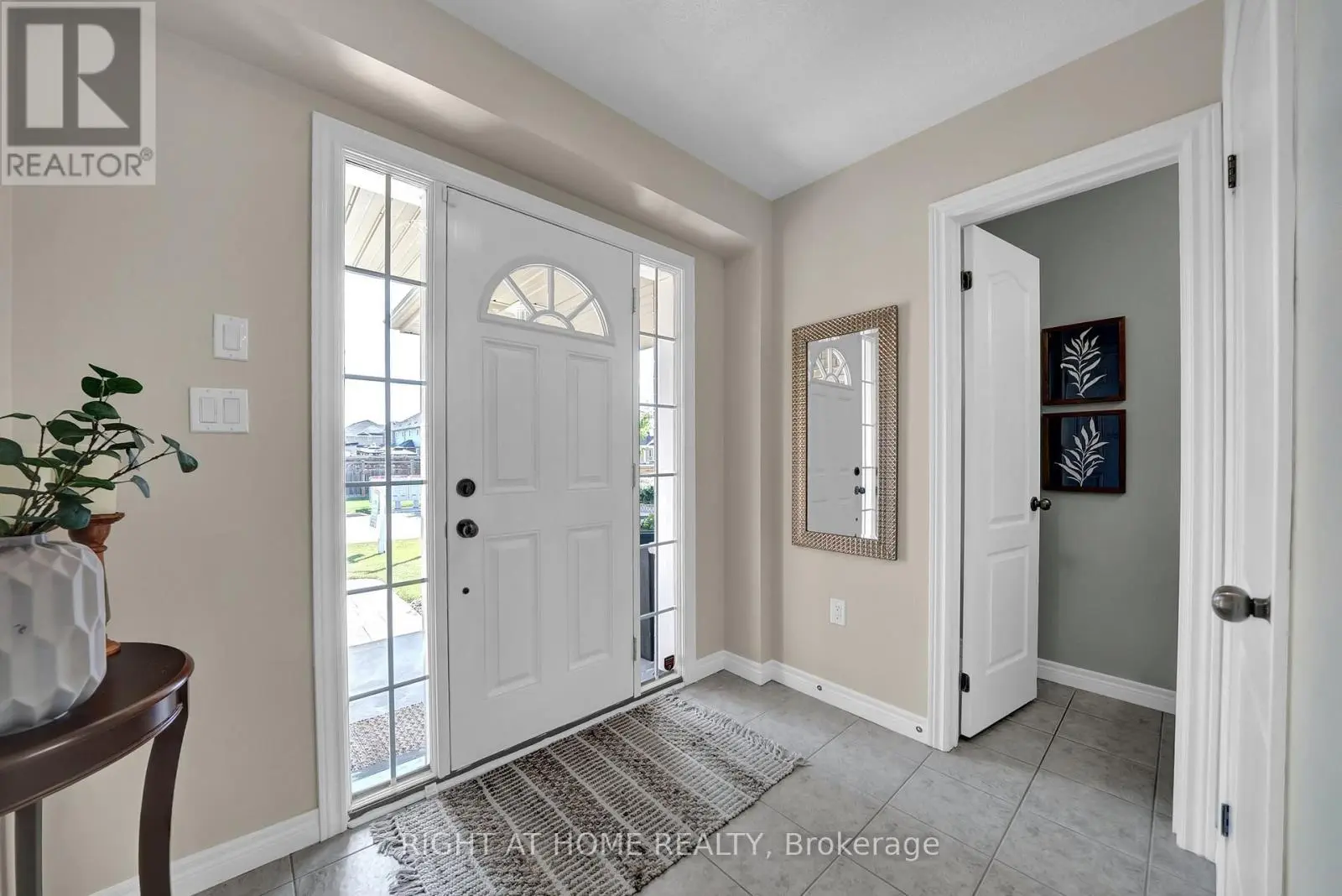 6 Vetzal Court, Clarington, Ontario  L1E 0H3 - Photo 2 - E12265981