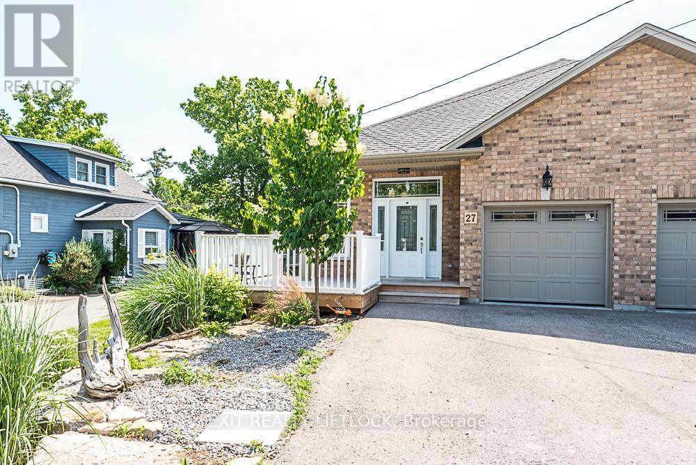 27 Helen Street, Kawartha Lakes, Ontario  K0M 1A0 - Photo 3 - X12247115