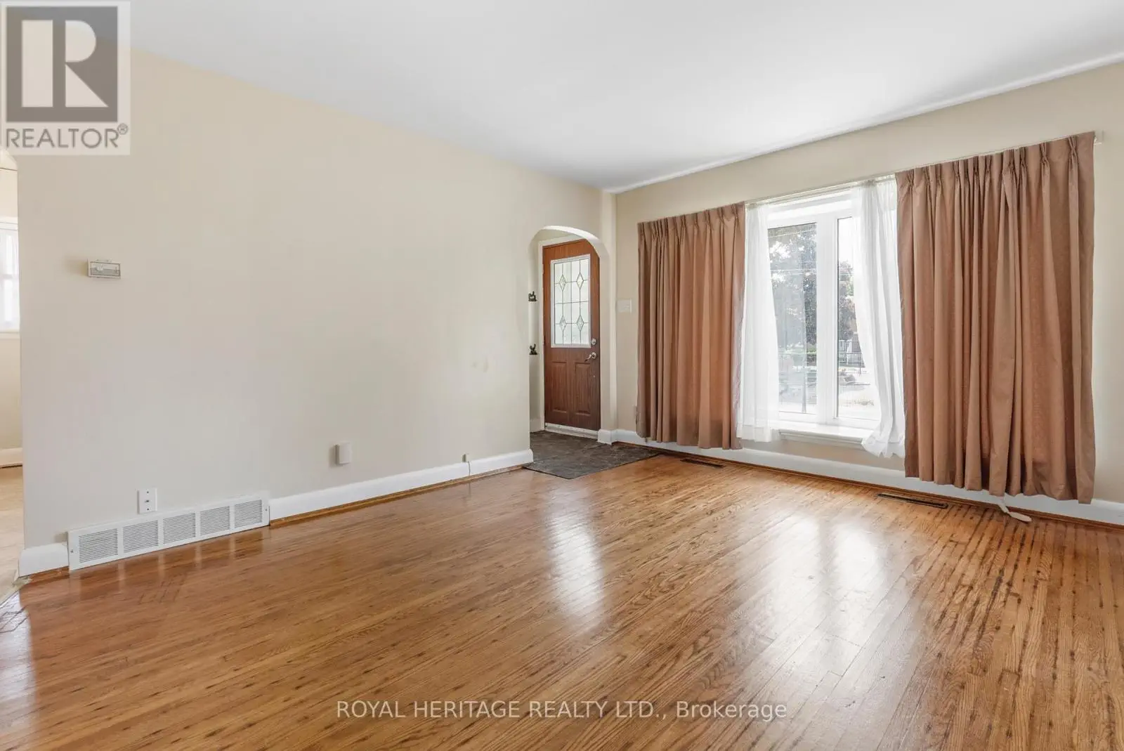 76 Pottinger Street, Kawartha Lakes, Ontario  K9V 3Y1 - Photo 3 - X12266612