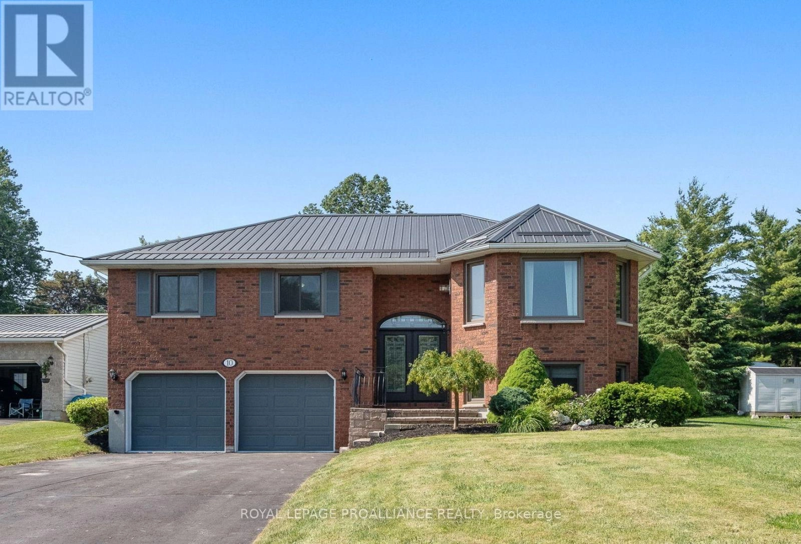 10 Lenore Avenue, Hamilton Township, Ontario  K9A 5M2 - Photo 2 - X12266796