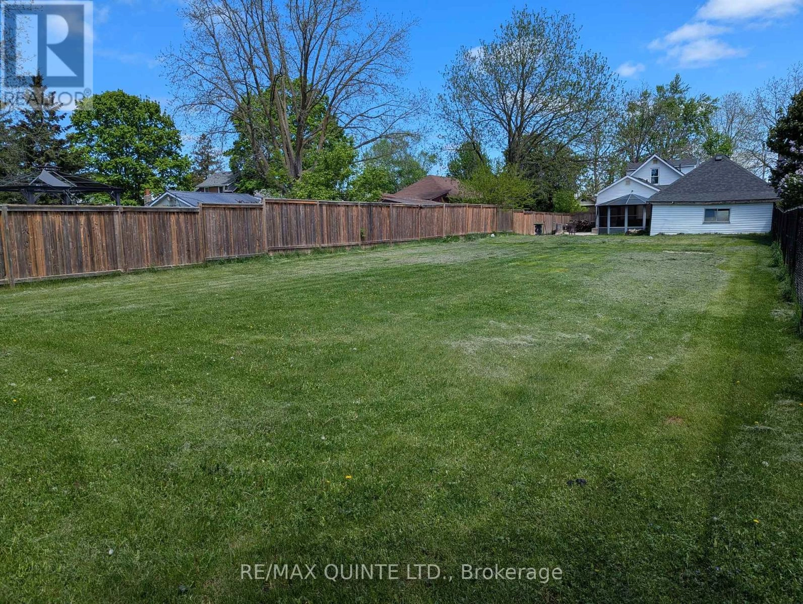 46 Prince Of Wales Drive, Belleville, Ontario  K8P 2T7 - Photo 3 - X12267406