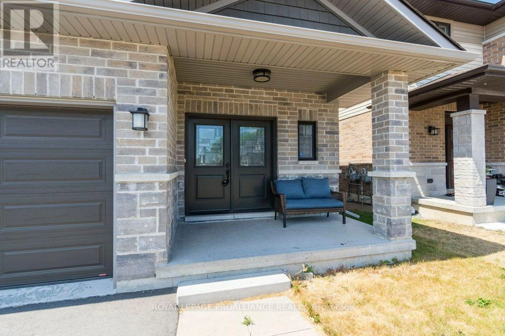 40 Cottonwood Drive, Belleville, Ontario  K8N 0B2 - Photo 2 - X12267408