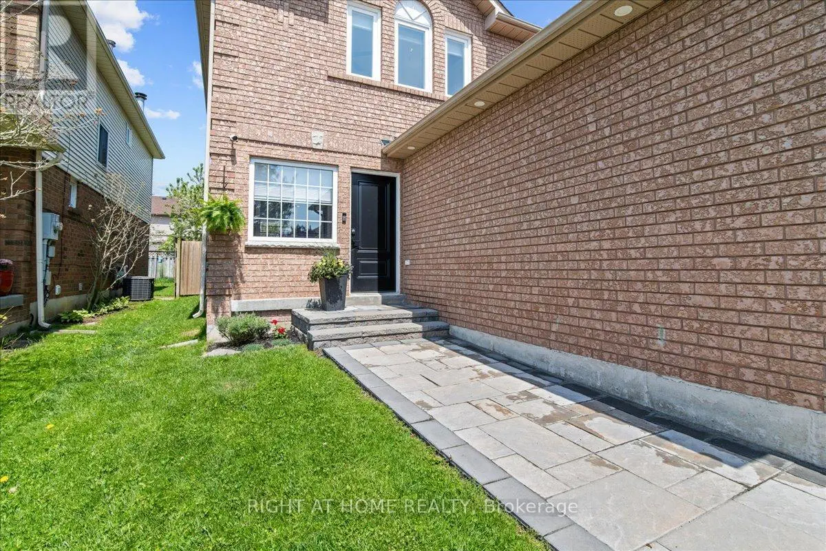 34 Vail Meadows Crescent, Clarington, Ontario  L1C 4T2 - Photo 2 - E12267813