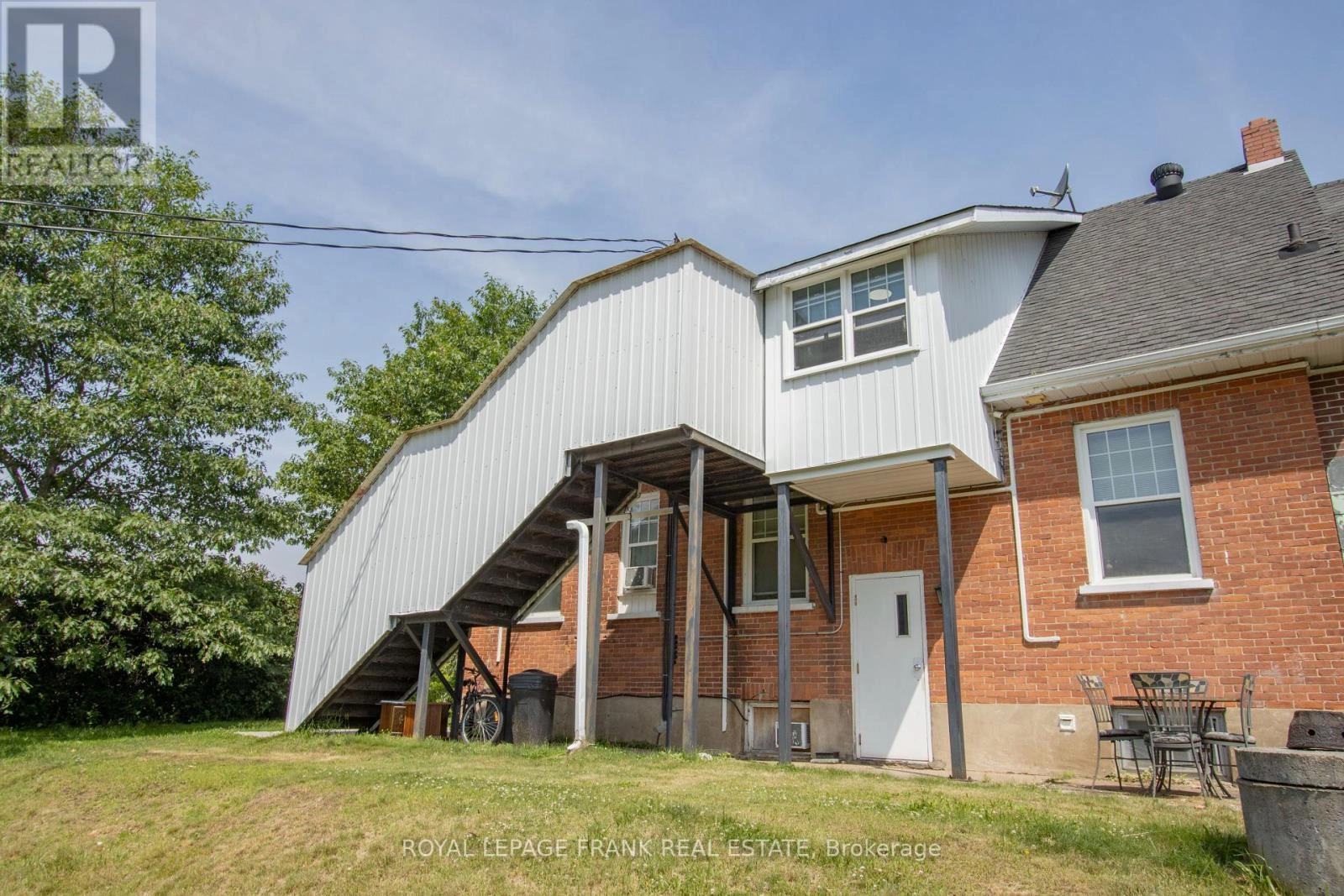 33 Flint Avenue, Bancroft, Ontario  K0L 1C0 - Photo 2 - X12268338