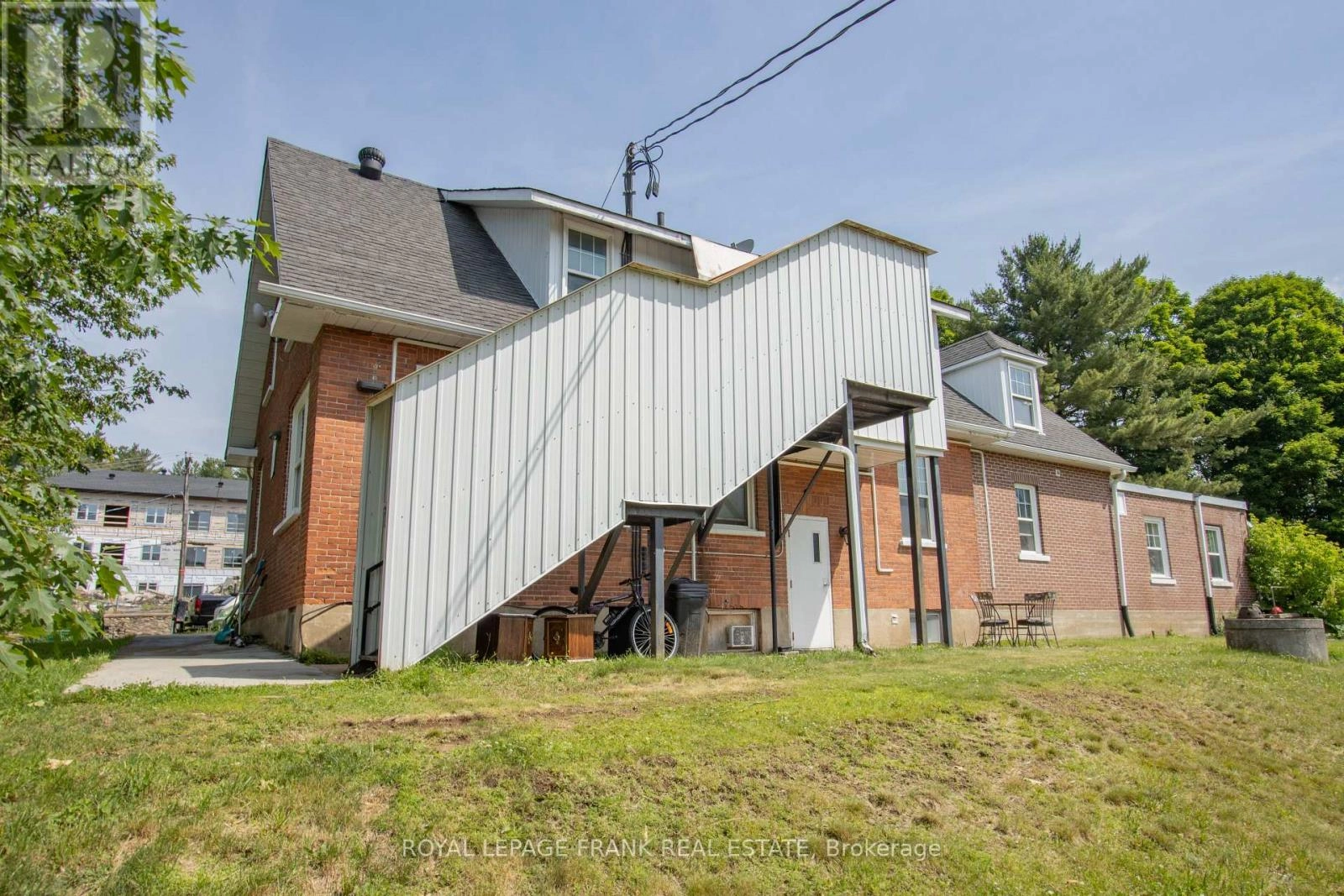 33 Flint Avenue, Bancroft, Ontario  K0L 1C0 - Photo 3 - X12268338