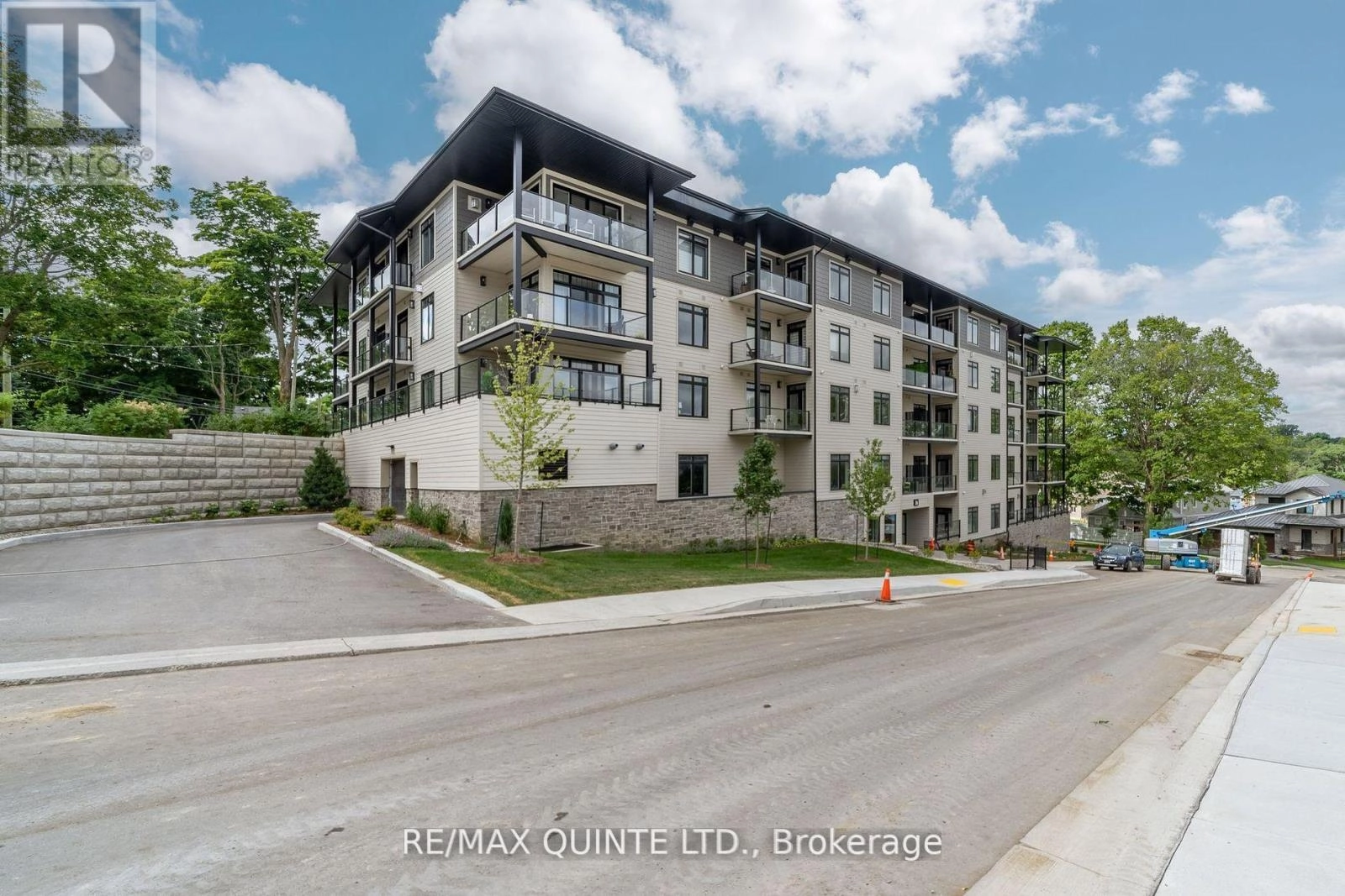 305 - 17 Cleave Avenue, Prince Edward County, Ontario  K0K 2T0 - Photo 1 - X12268394