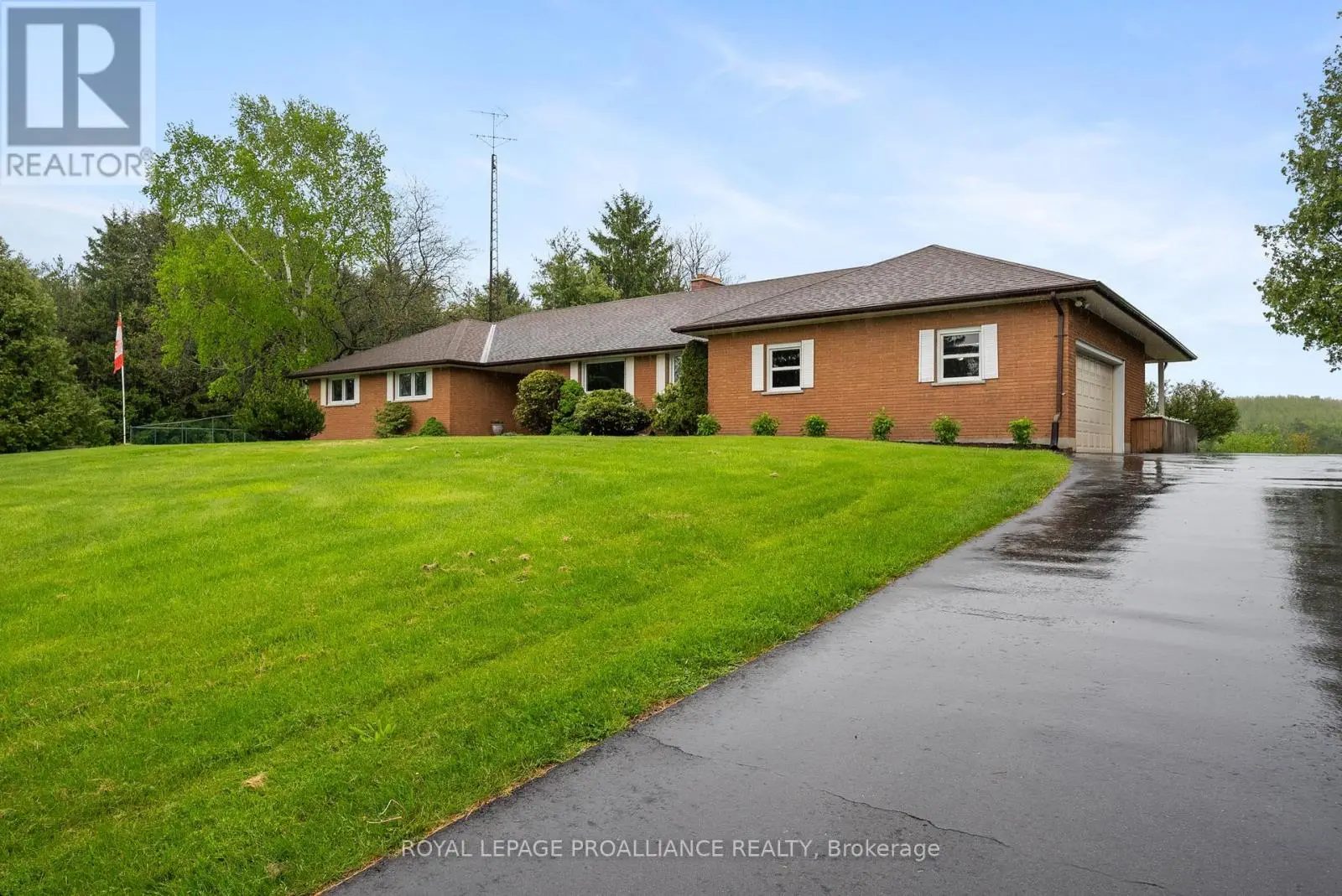 7603 Bethel Grove Road, Hamilton Township, Ontario  K9A 4J7 - Photo 2 - X12268687