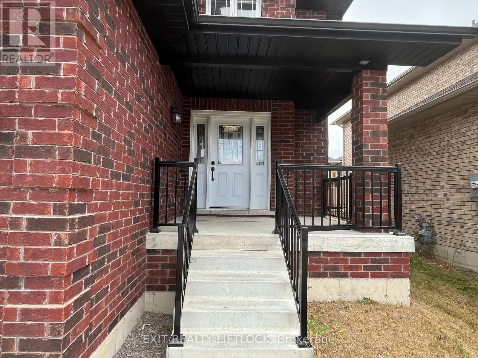 37 York Drive, Peterborough North, Ontario  K9J 6X4 - Photo 3 - X12268886