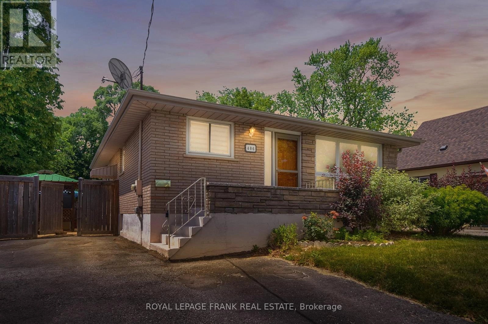 406 Wilson Road N, Oshawa, Ontario  L1G 6E5 - Photo 1 - E12269587
