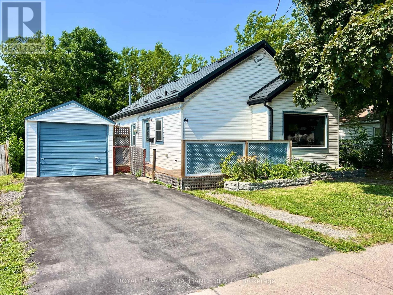 44 Russell Street, Belleville, Ontario  K8N 2P2 - Photo 1 - X12269776