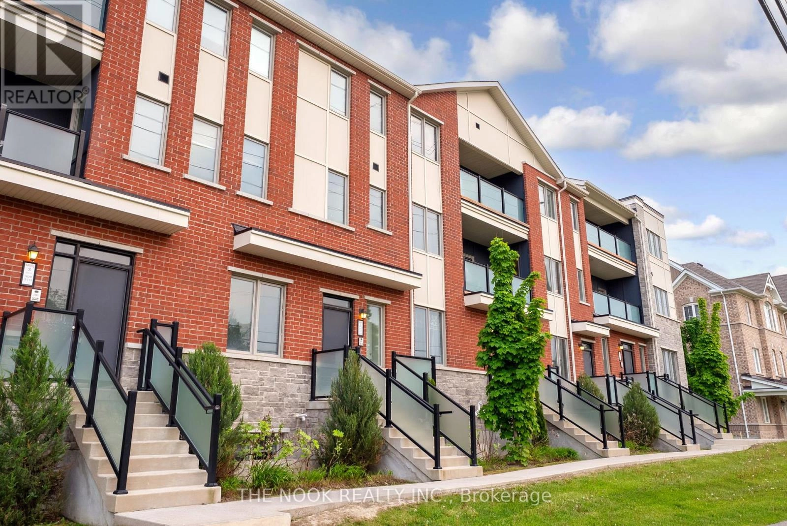 306 - 1148 Dragonfly Avenue, Pickering, Ontario  L1X 0H5 - Photo 2 - E12269918