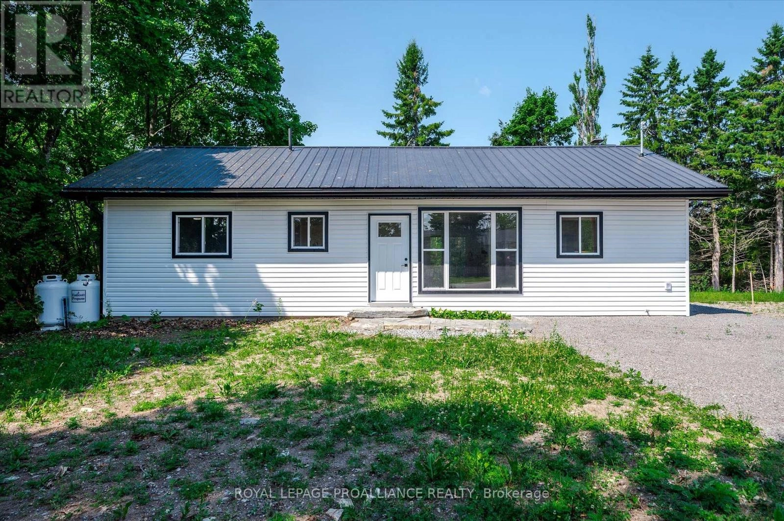 100 Reid Street, Kawartha Lakes, Ontario  K0M 1A0 - Photo 1 - X12269899
