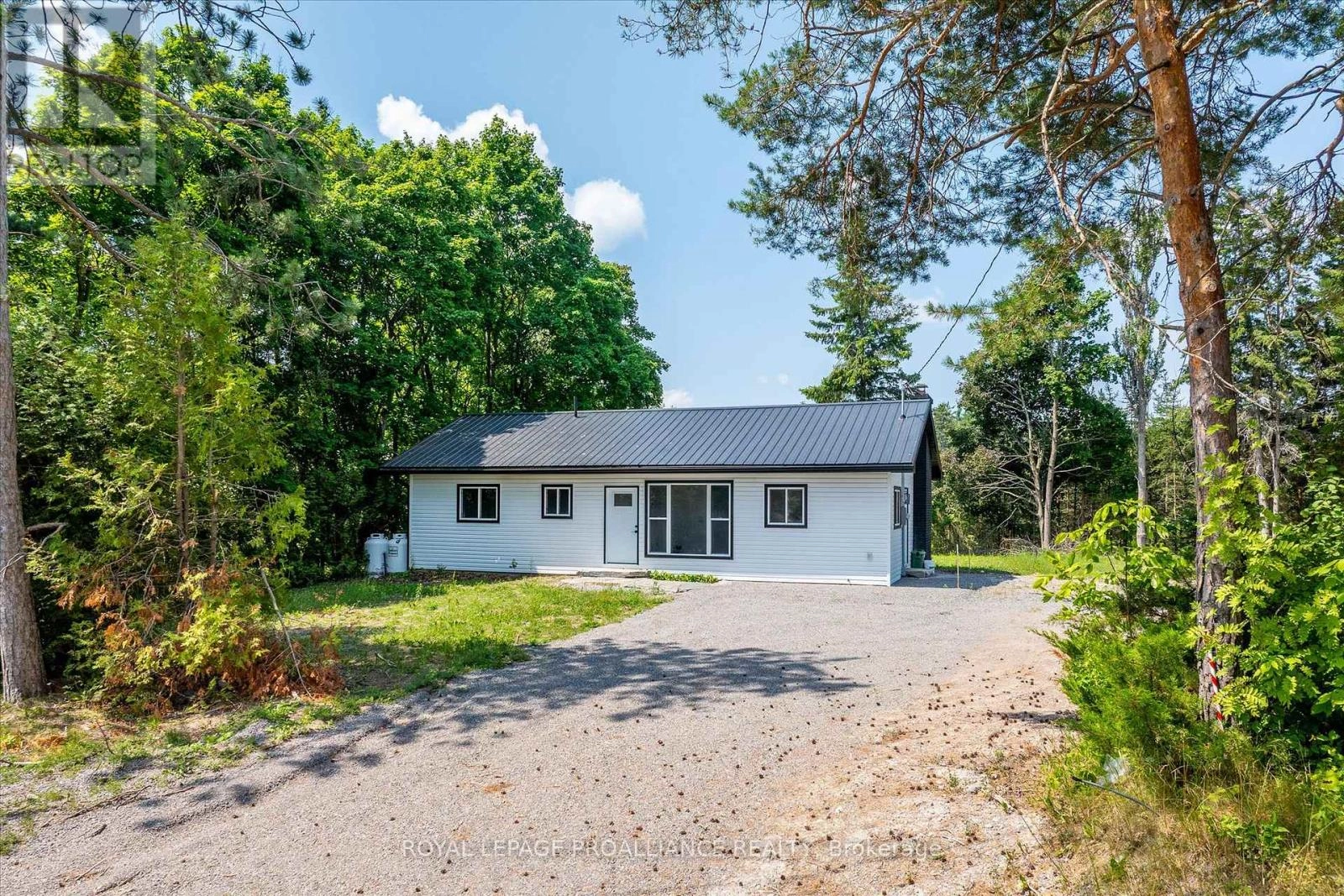 100 Reid Street, Kawartha Lakes, Ontario  K0M 1A0 - Photo 2 - X12269899