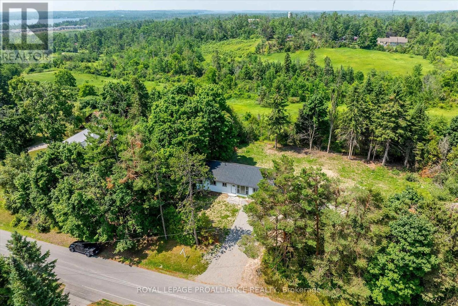 100 Reid Street, Kawartha Lakes, Ontario  K0M 1A0 - Photo 3 - X12269899
