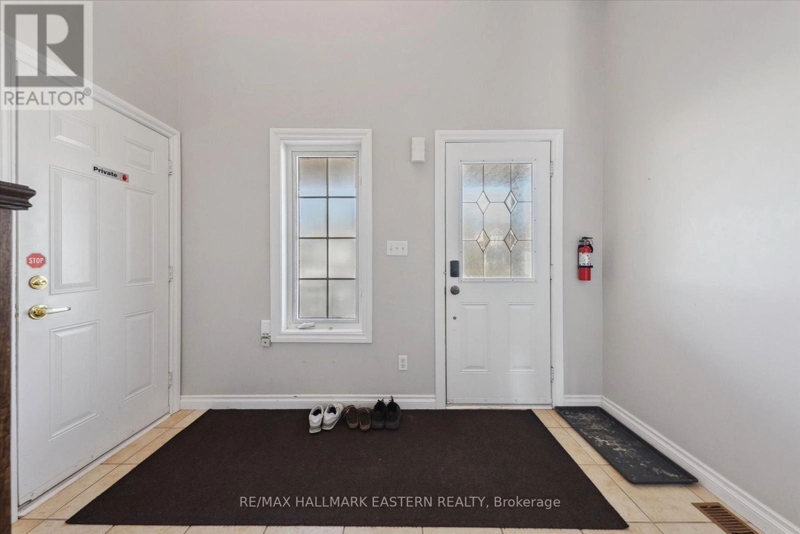 257 Tobin Court, Peterborough North, Ontario  K9H 7S7 - Photo 3 - X12270031