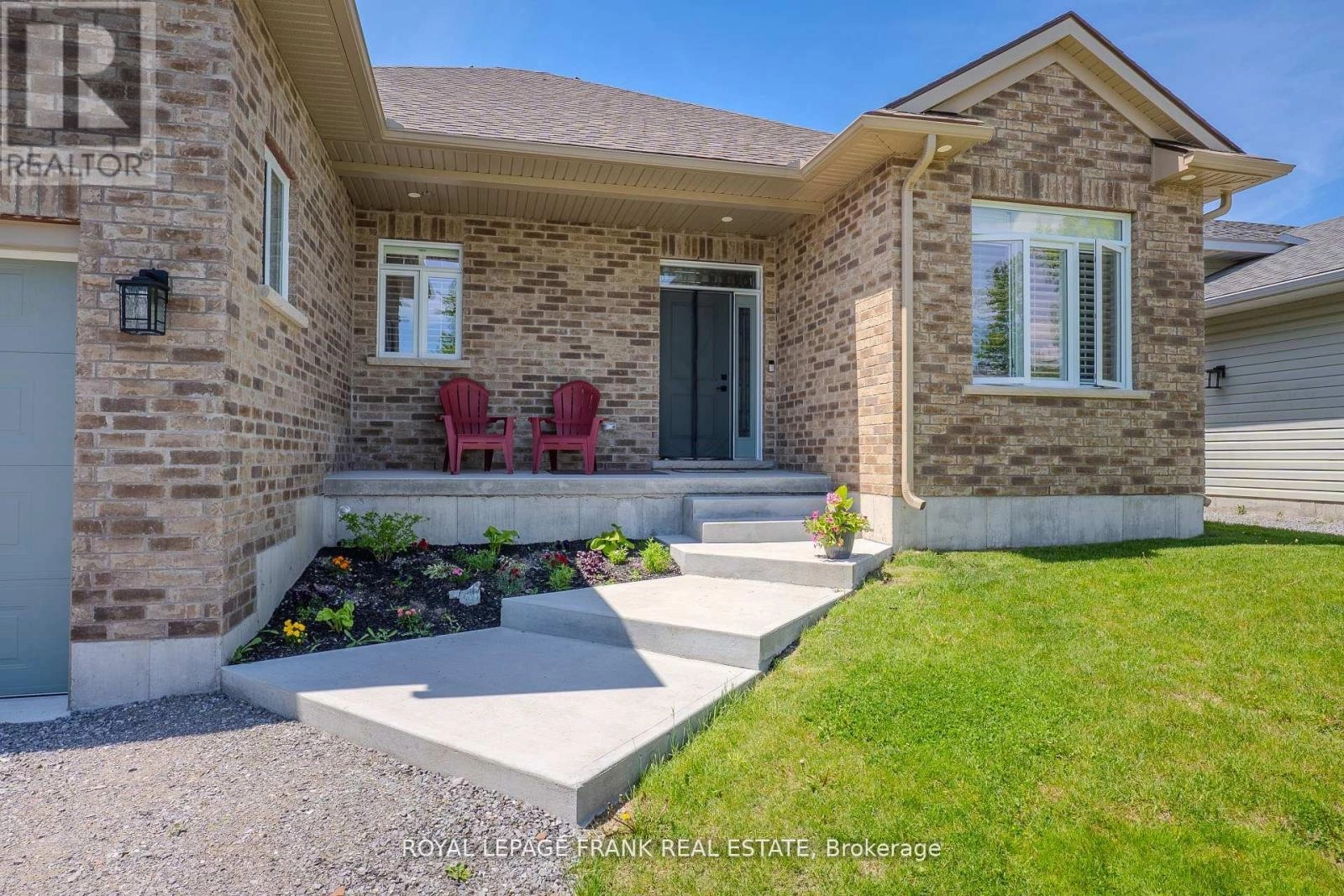 44 Birch Crescent, Kawartha Lakes, Ontario  K0M 1A0 - Photo 2 - X12270709