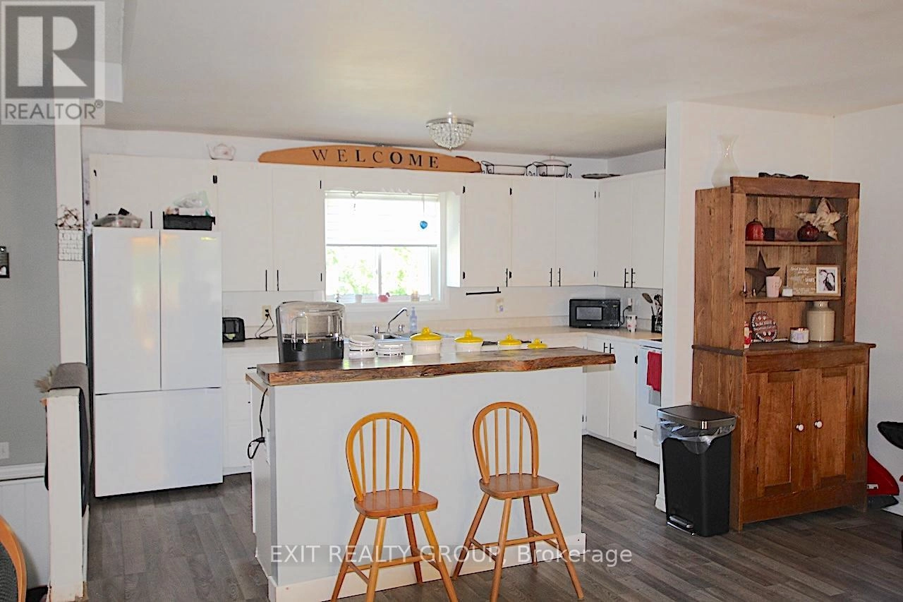 80 Rollins Street, Madoc, Ontario  K0K 2K0 - Photo 3 - X12270903