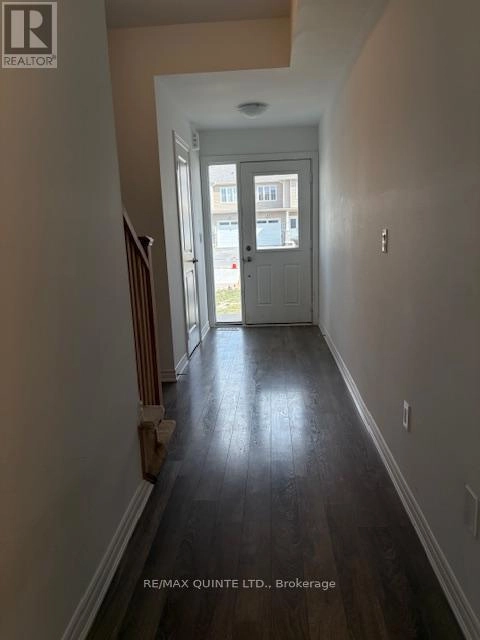 61 Lincoln Drive, Belleville, Ontario  K8N 0T9 - Photo 2 - X12271010