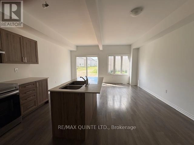 61 Lincoln Drive, Belleville, Ontario  K8N 0T9 - Photo 3 - X12271010