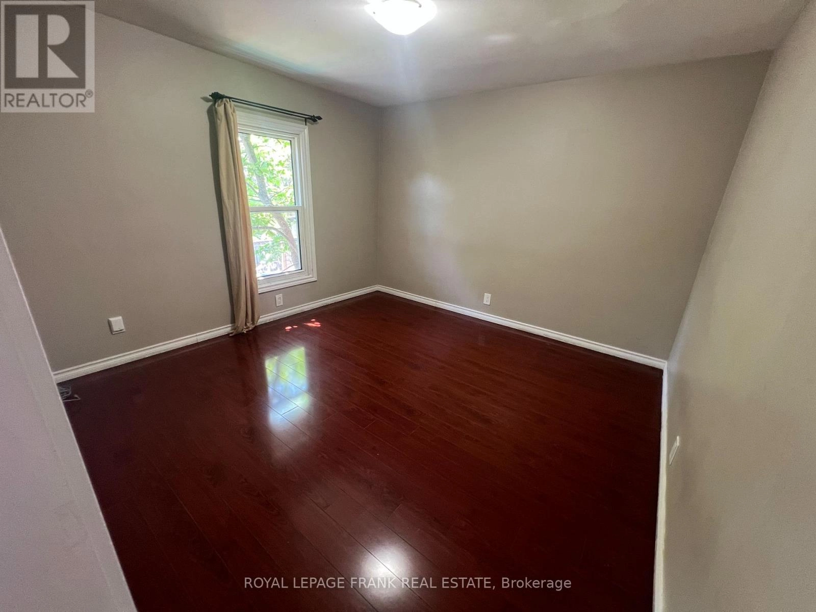 1 - 574 Simcoe Street N, Oshawa, Ontario  L1G 4V3 - Photo 2 - E12271751
