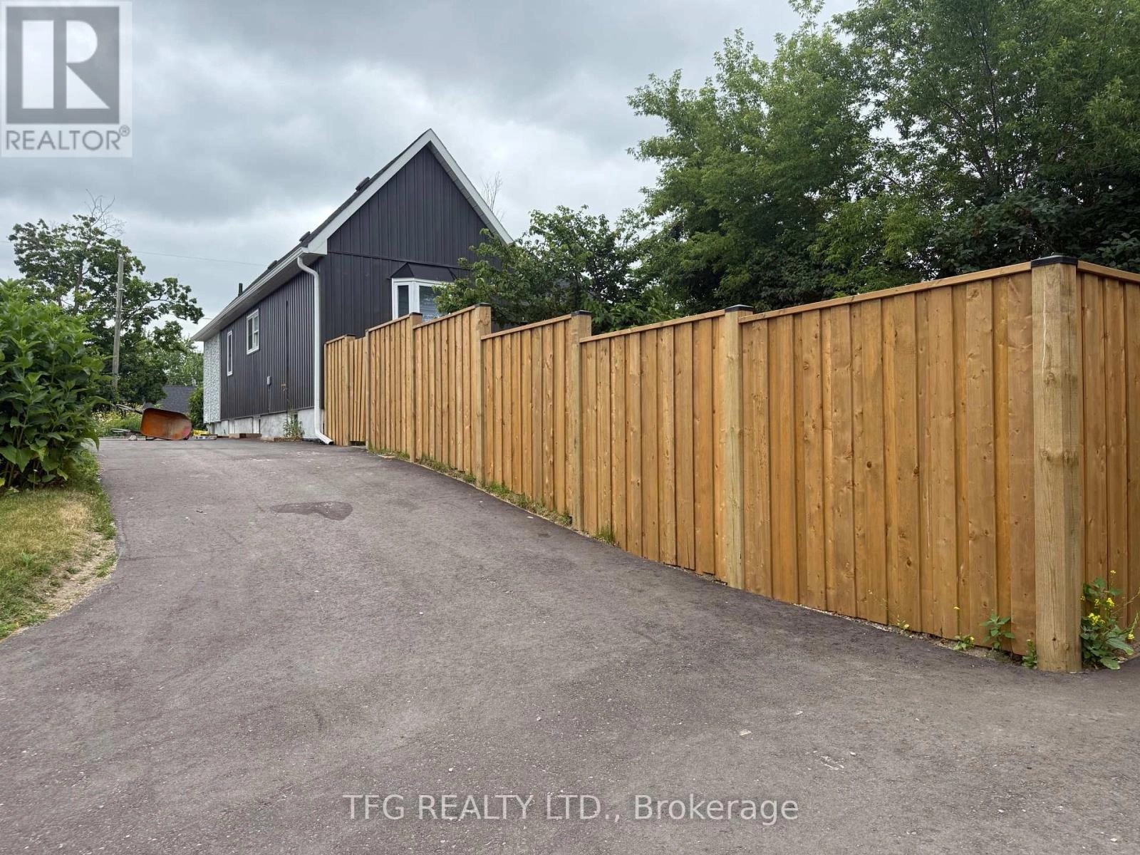 Bsmt - 600 Athol Street, Whitby, Ontario  L1N 3Z8 - Photo 2 - E12271885