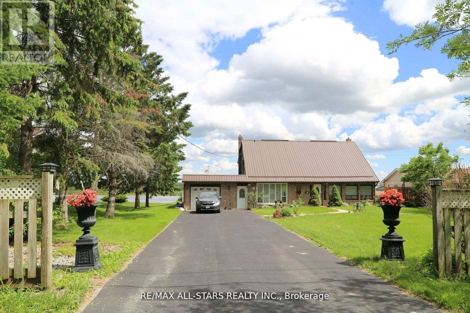 122 Fenelon Drive, Kawartha Lakes, Ontario  K0M 1G0 - Photo 3 - X12271961