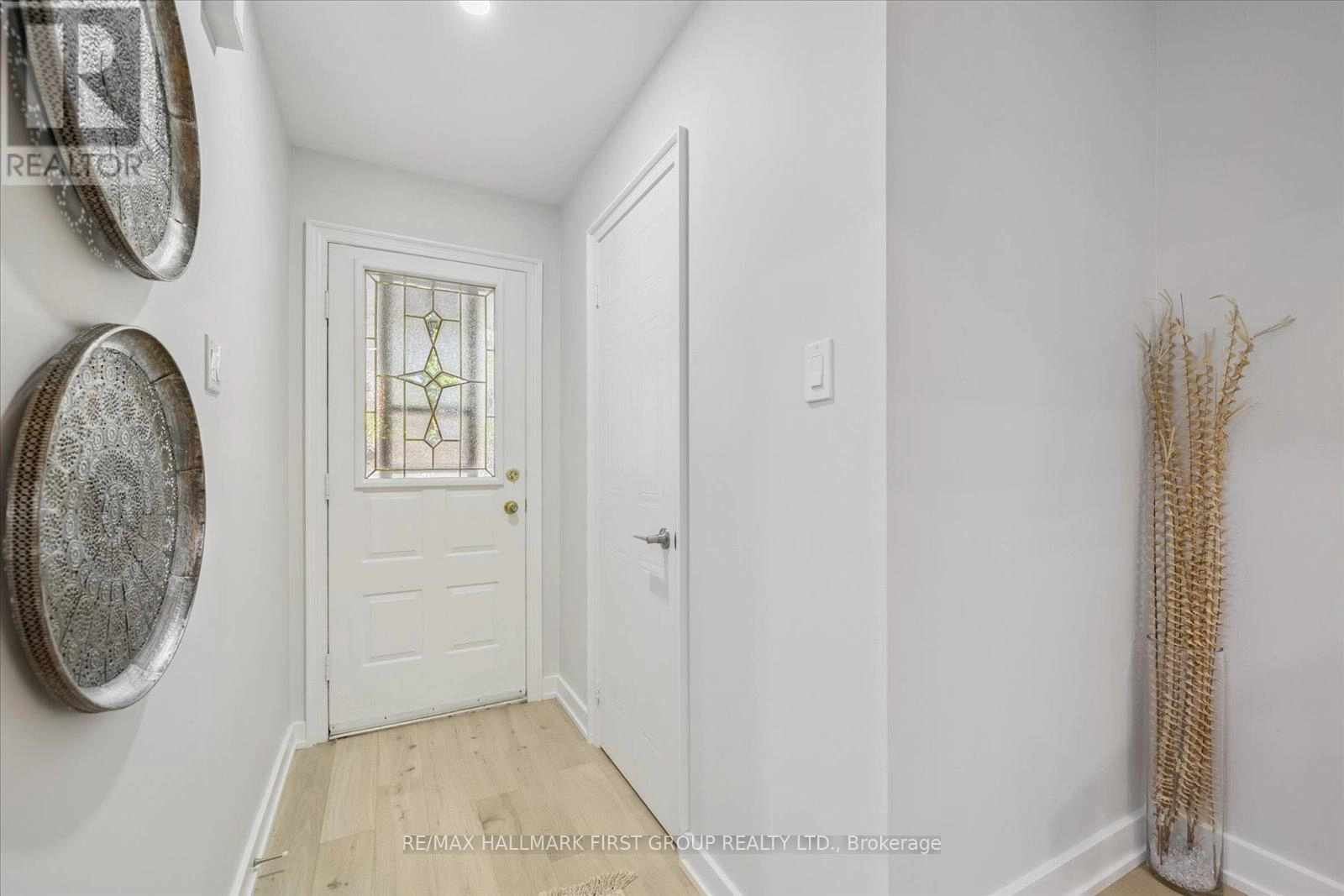 20 Schilling Court, Whitby, Ontario  L1N 8X7 - Photo 3 - E12272586