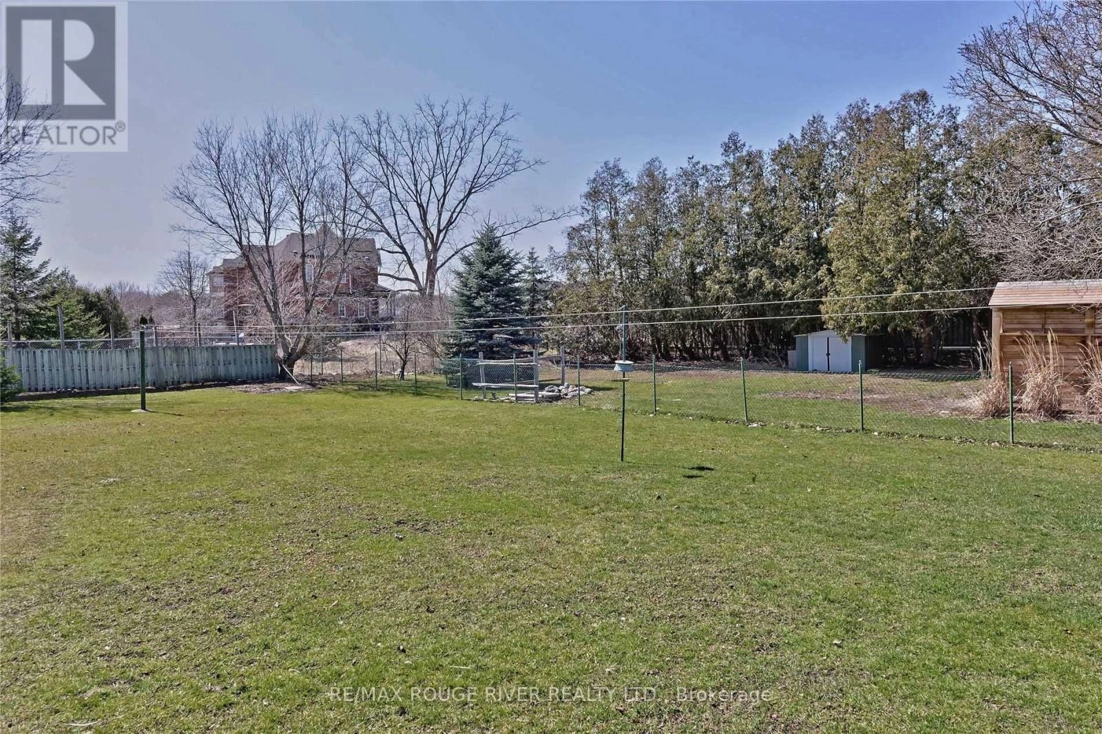 24 Hunt Street, Clarington, Ontario  L1C 2W7 - Photo 3 - E12272654