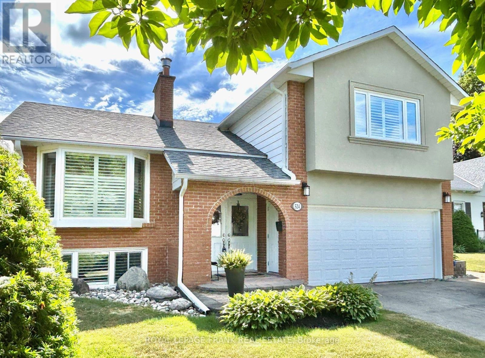 524 Centre Street N, Whitby, Ontario  L1N 4T6 - Photo 1 - E12272707