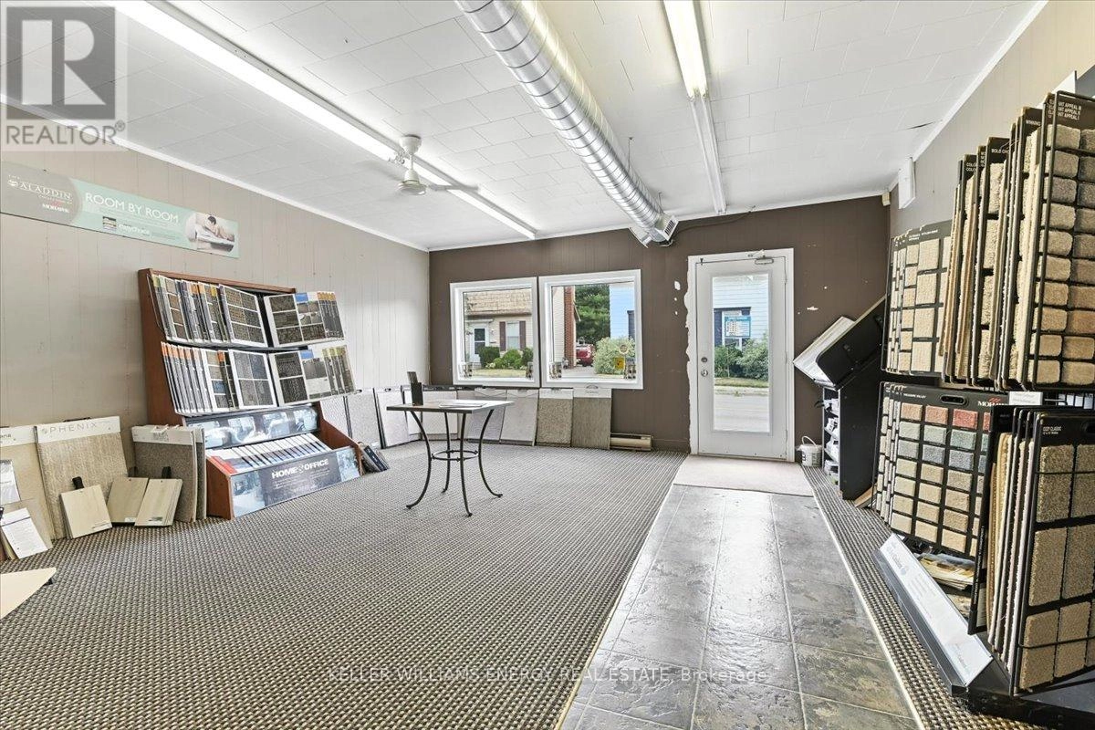 174 Mary Street N, Oshawa, Ontario  L1G 5C2 - Photo 3 - E12272876