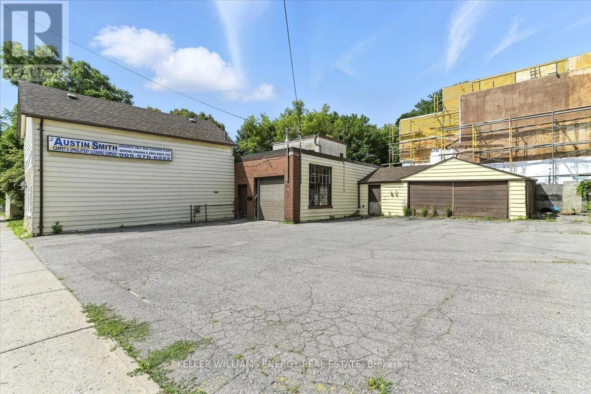 174 Mary Street N, Oshawa, Ontario  L1G 5C2 - Photo 2 - E12272883