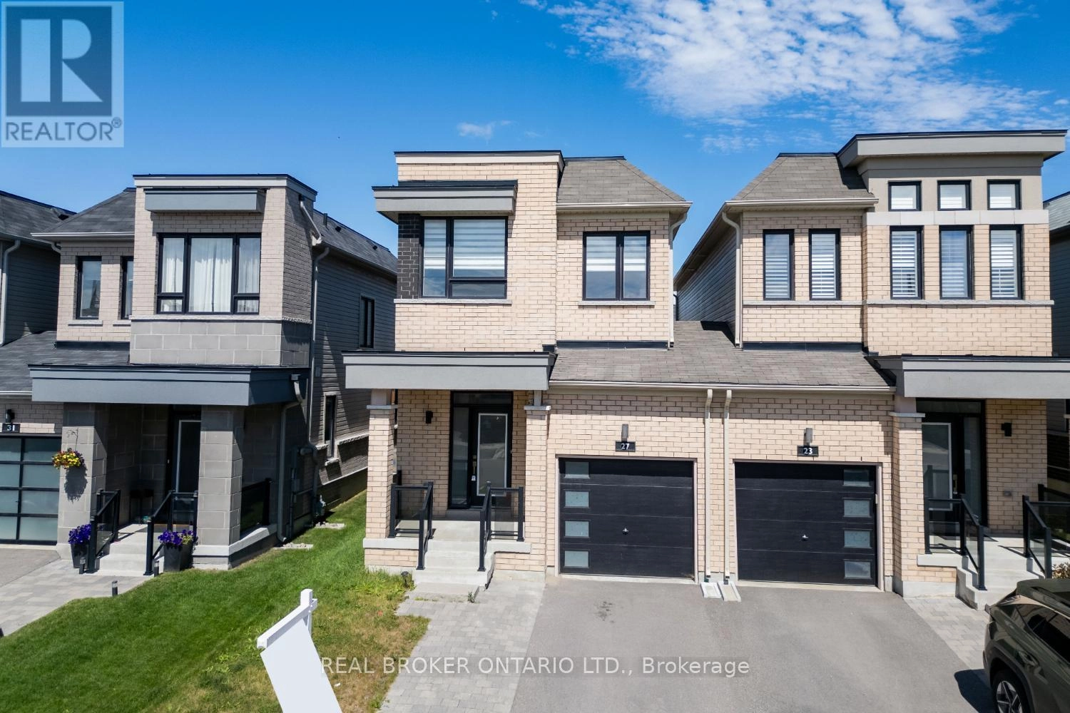 27 Cryderman Lane, Clarington, Ontario  L1C 2W3 - Photo 3 - E12273070