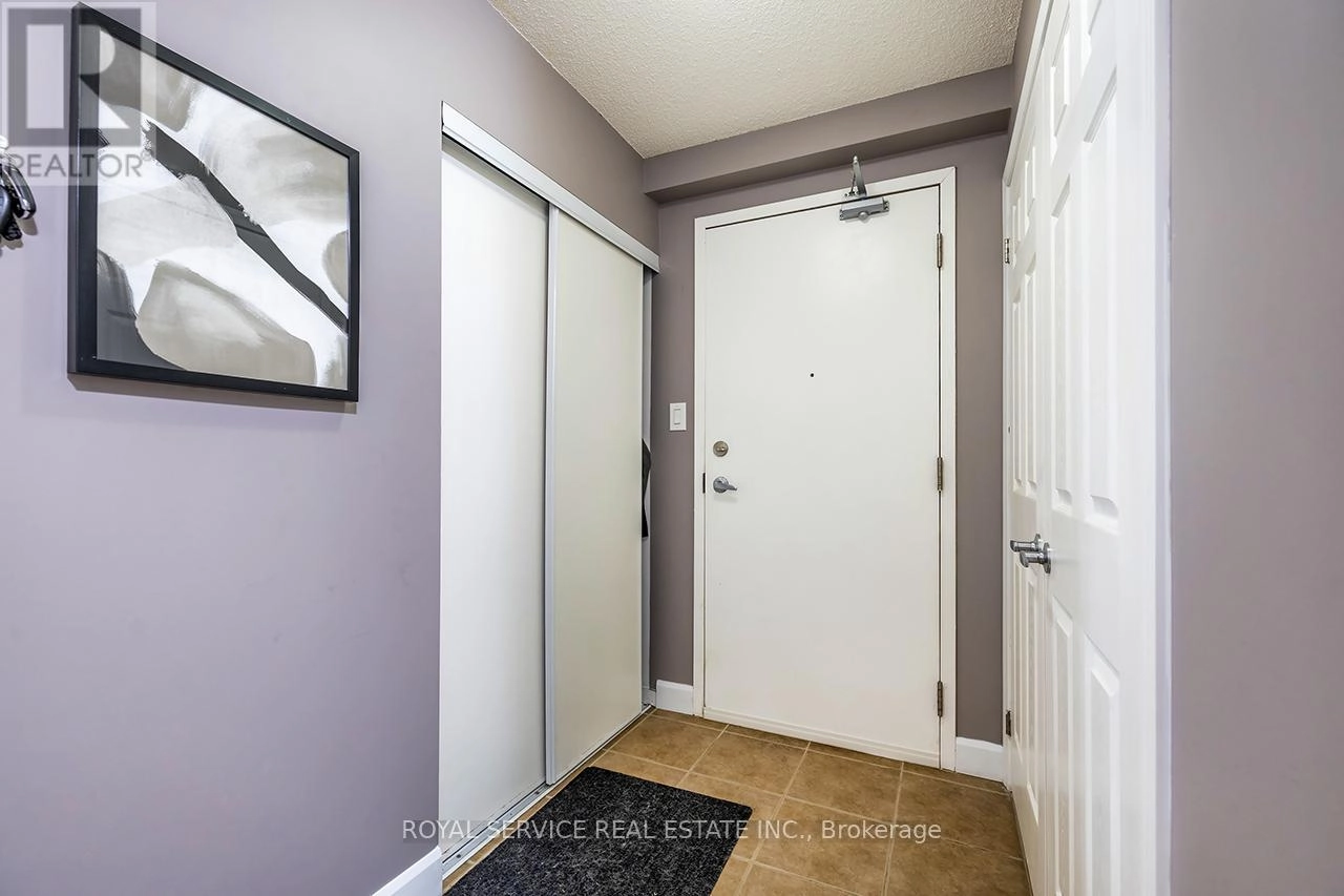 302 - 120 Aspen Springs Drive, Clarington, Ontario  L1C 0G7 - Photo 3 - E12273247