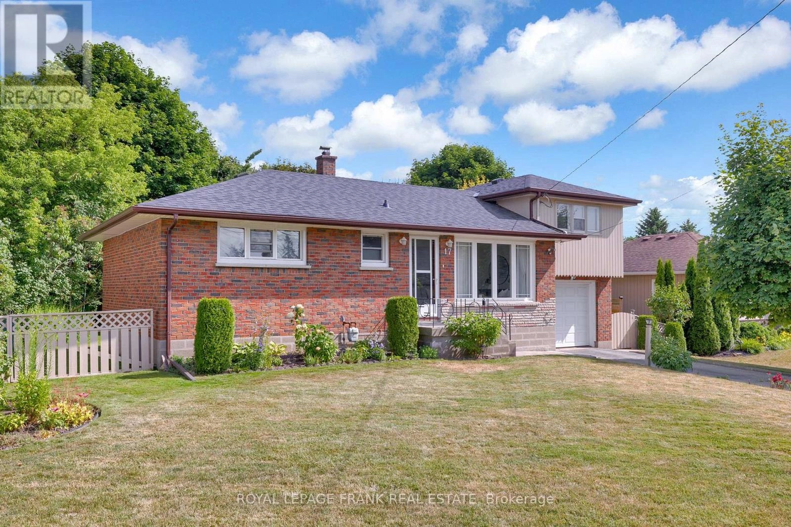 17 Phair Avenue, Clarington, Ontario  L1E 2W5 - Photo 1 - E12273271
