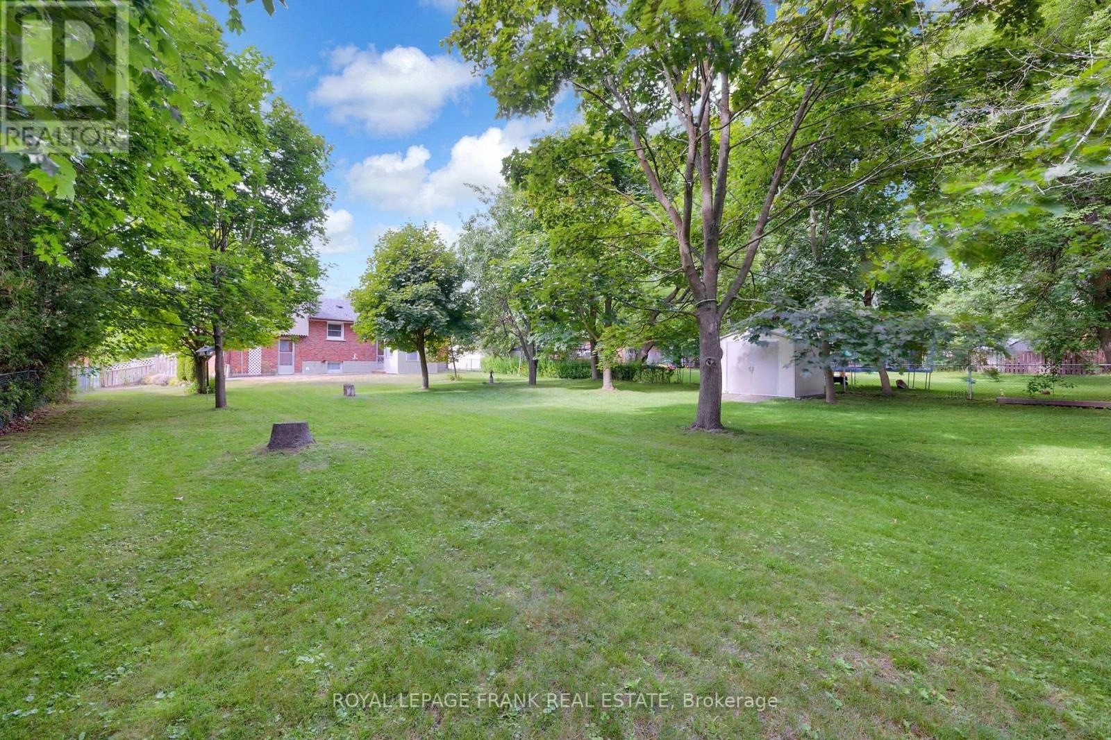 17 Phair Avenue, Clarington, Ontario  L1E 2W5 - Photo 3 - E12273271