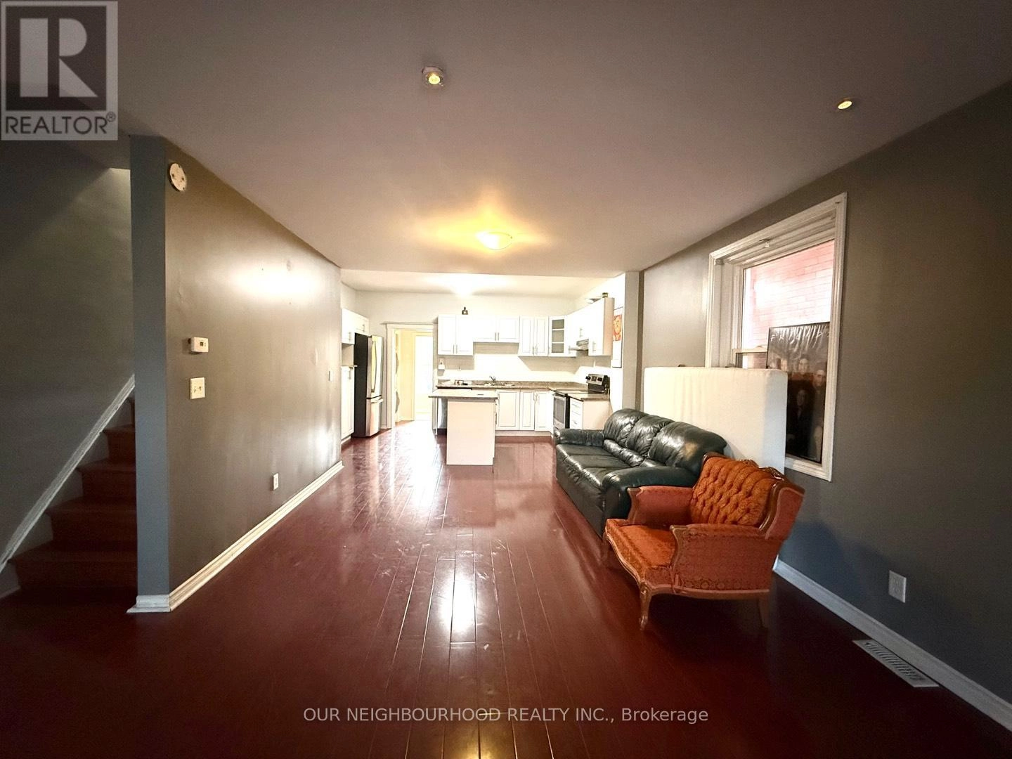 11 Cluny Avenue, Hamilton, Ontario  L8L 3H7 - Photo 2 - X12227650
