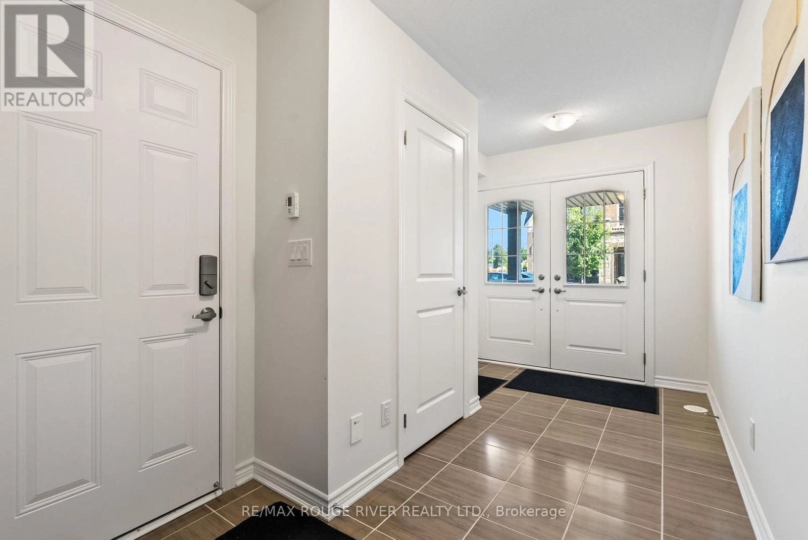 16 Mappin Way, Whitby, Ontario  L1R 0R4 - Photo 3 - E12273563