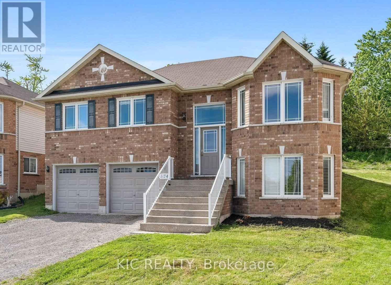 574 Clancy Crescent, Peterborough West, Ontario  K9K 2S2 - Photo 3 - X12273526