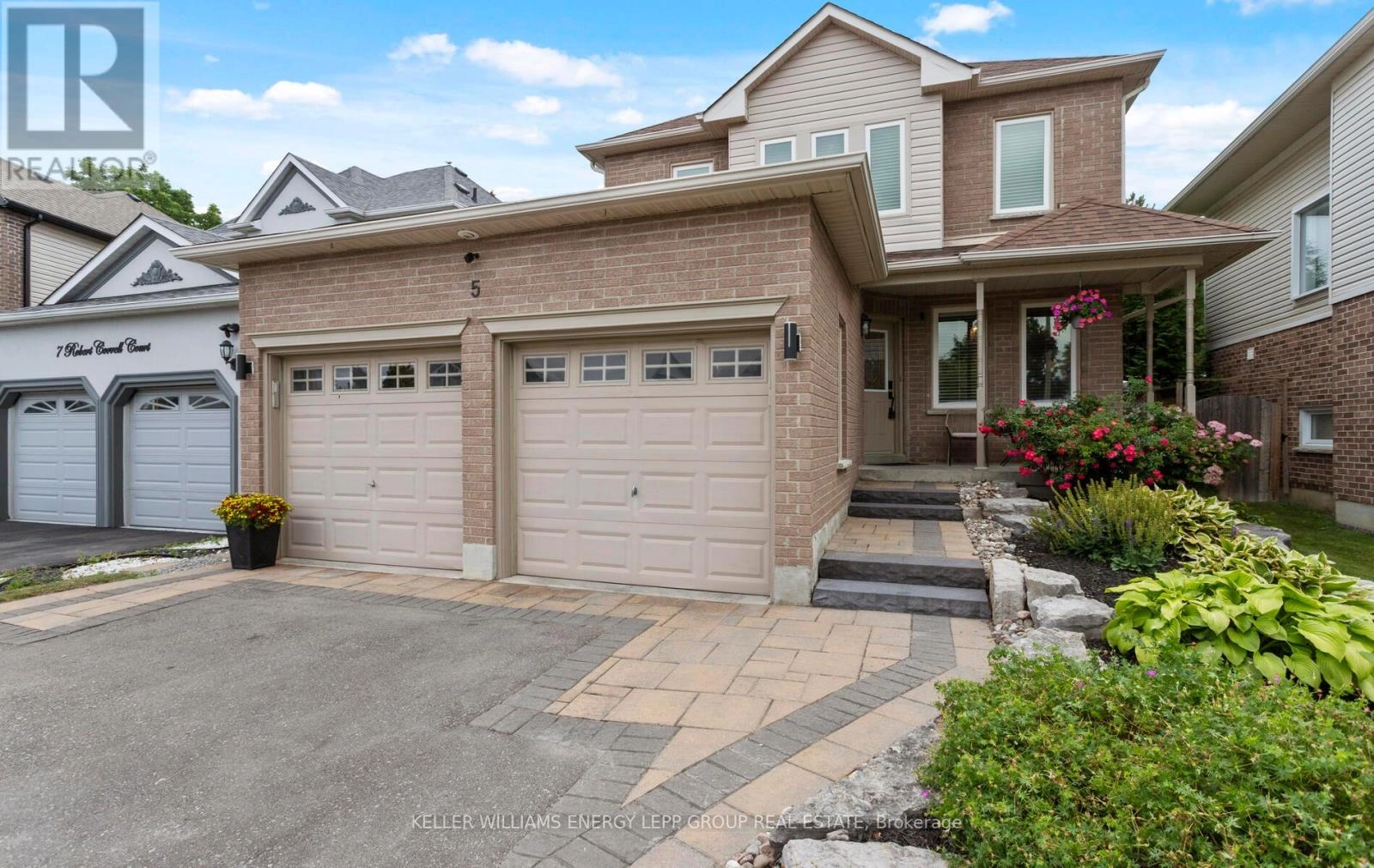 5 Robert Correll Court, Whitby, Ontario  L1R 2N7 - Photo 3 - E12273613