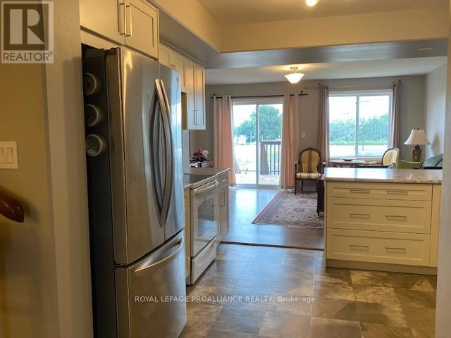 5 Ridgeway Place, Belleville, Ontario  K8P 0E7 - Photo 2 - X12273756