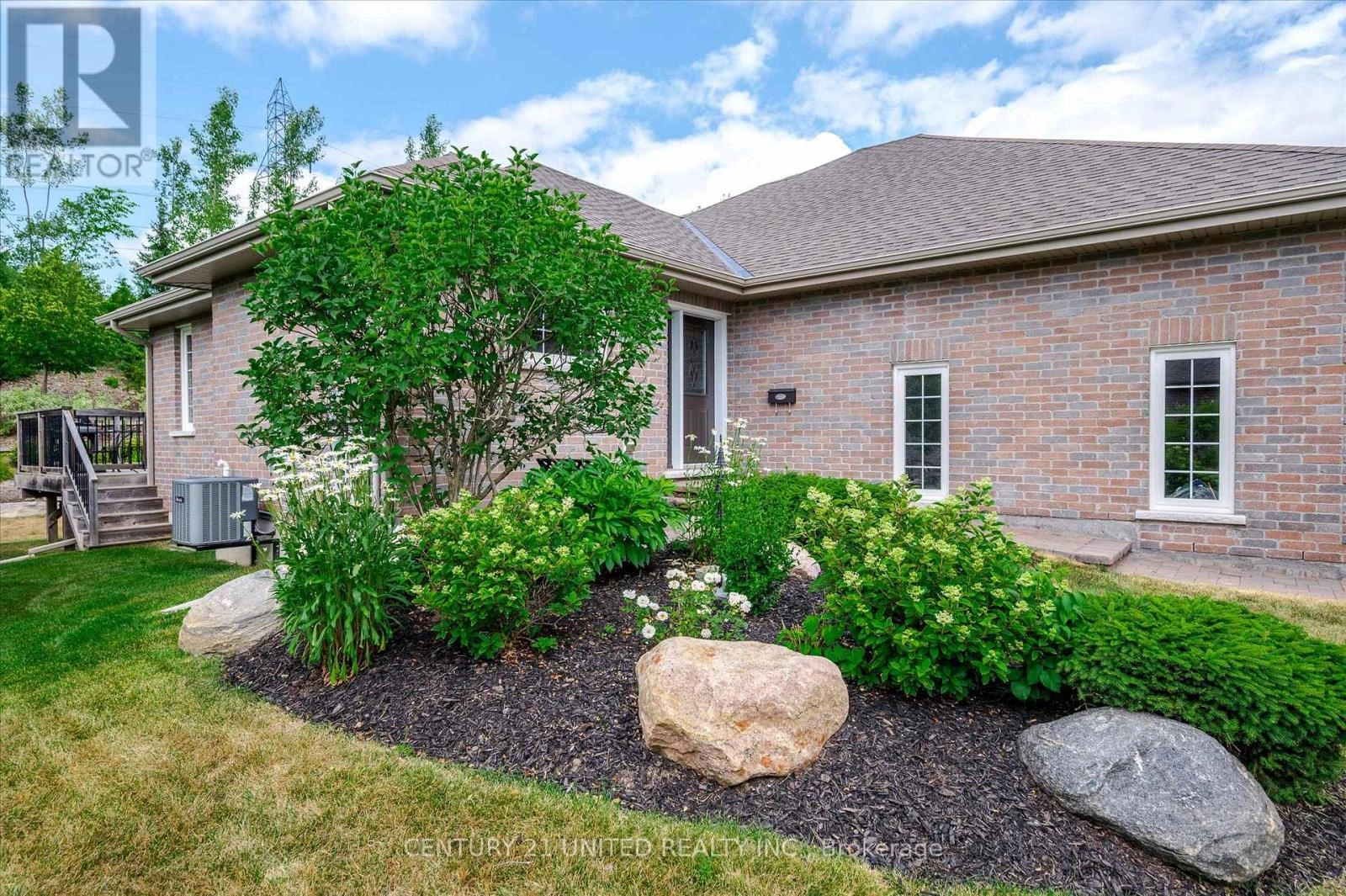 194 - 301 Carnegie Avenue, Peterborough North, Ontario  K9L 0G1 - Photo 2 - X12273806