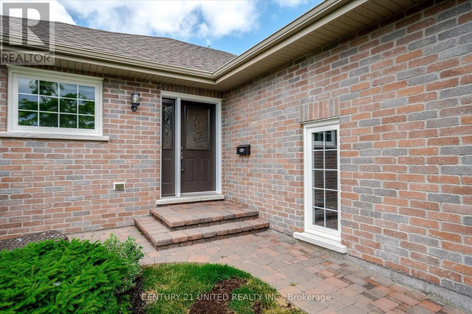 194 - 301 Carnegie Avenue, Peterborough North, Ontario  K9L 0G1 - Photo 3 - X12273806