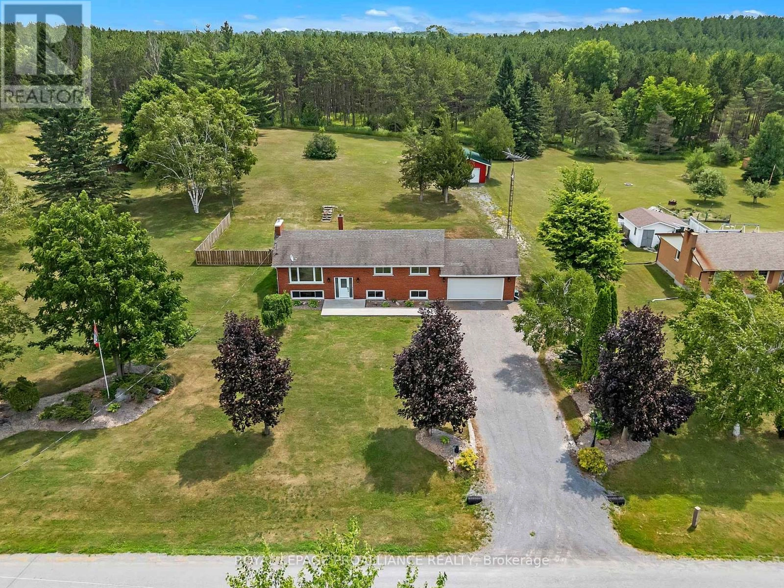 42 Roslin Road, Belleville, Ontario  K0K 2Y0 - Photo 1 - X12274782