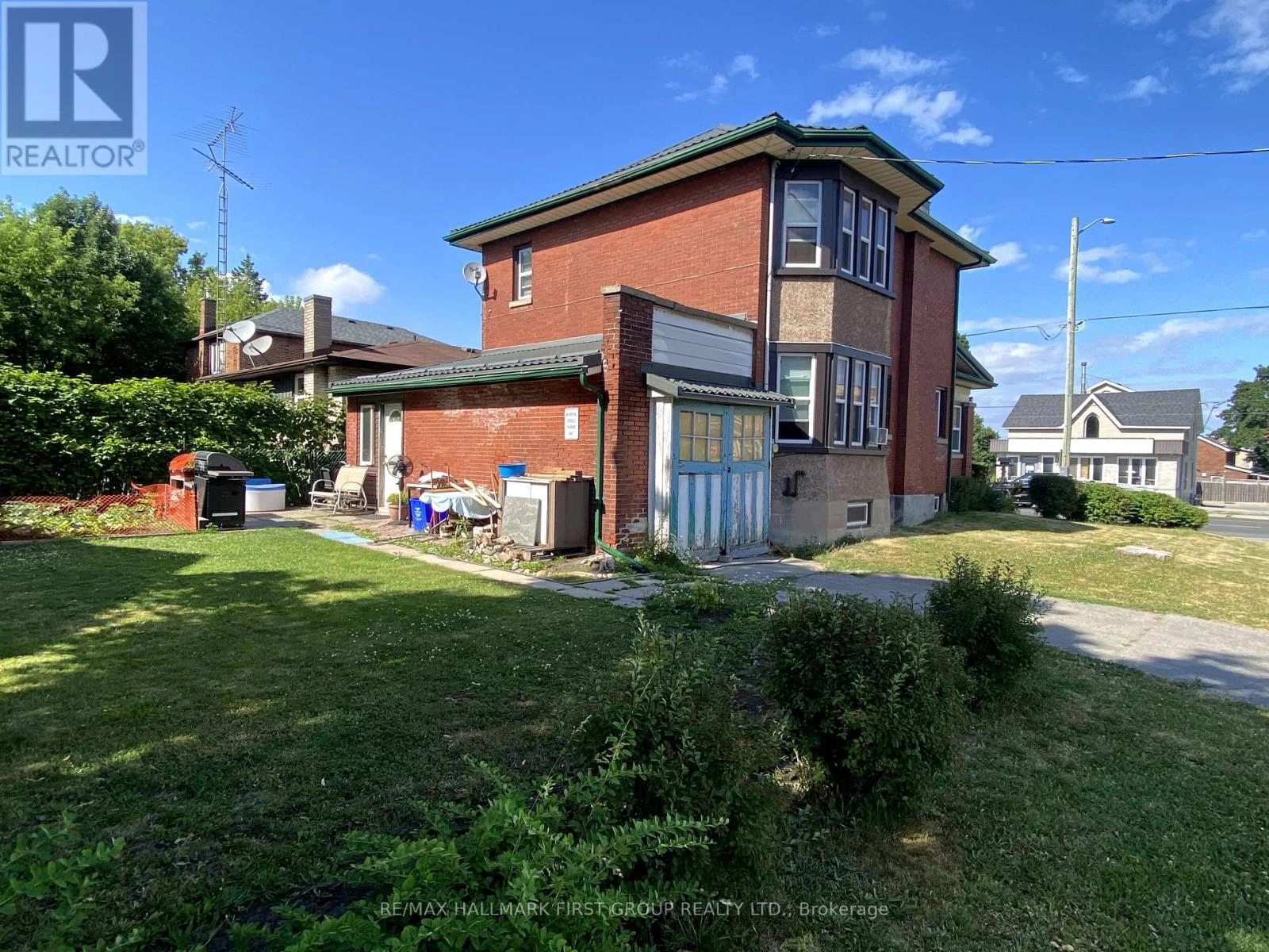 346 Simcoe Street S, Oshawa, Ontario  L1H 4J1 - Photo 3 - E12274289
